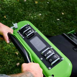 Газонокосилка аккумуляторная Greenworks Арт. 2519207, 82V, 76см, самоходная, бесщеточная, без АКБ и