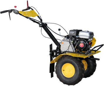 Мотоблок Целина МБ-611Р с разблокировкой колес (в комплекте без фрез)