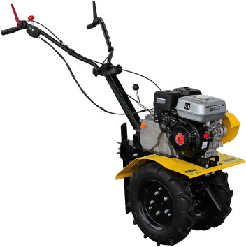 Мотоблок Целина МБ-610Р с разблокировкой колес (в комплекте без фрез)