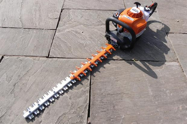 Кусторез бензиновый STIHL HS 82 T (60 см) 42370112951 в Екатеринбурге