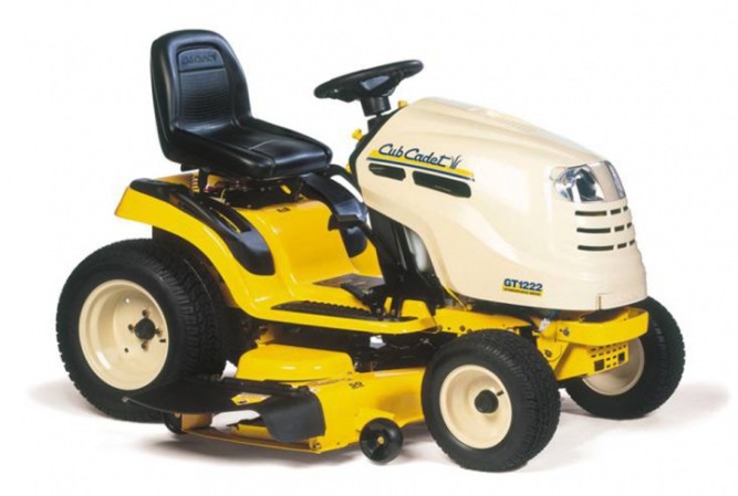Садовый трактор Cub Cadet GT1223 в Екатеринбурге