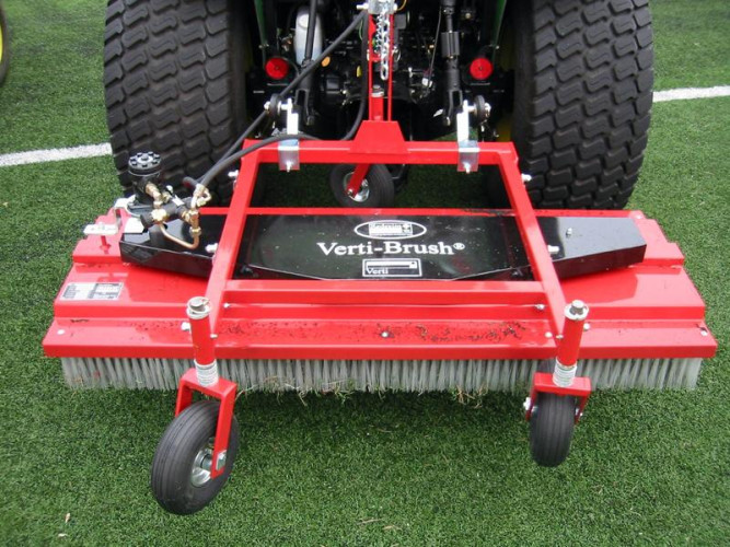 Щетка для искусственных покрытий Redexim Verti-Brush, c гидроприводом в Екатеринбурге