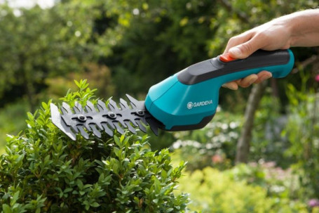Аккумуляторные ножницы для газонов и кустарников GARDENA AccuCut 09851 в Екатеринбурге