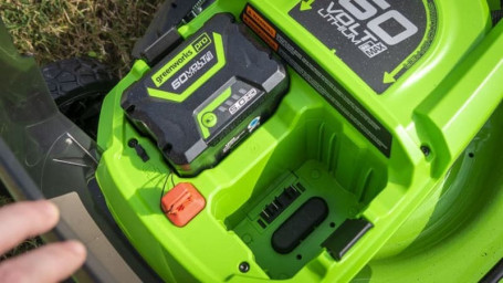 Газонокосилка аккумуляторная Greenworks Арт. 2514307UB, 60V, 51 см, самоходная, бесщеточная, c 1хАКБ 4Ач и ЗУ