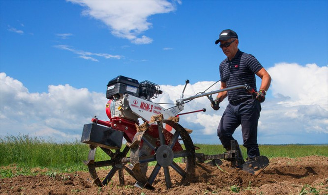 Мотоблок Мобил К МКМ-3-GP200 Lander-Пахарь