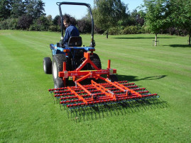 Грабли для разуплотнения искусственного газона Redexim Verti-Rake Pro 200