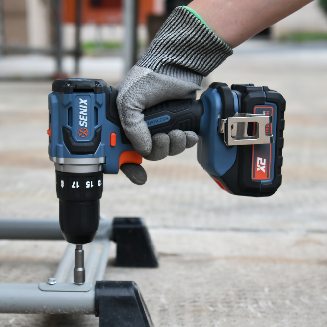 Дрель-шуруповерт аккум. SENIX PDDX2-M2-EU KIT с акк и ЗУ в Екатеринбурге
