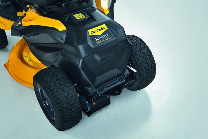 Аккумуляторный садовый райдер Cub Cadet LR2 ES76 в Екатеринбурге
