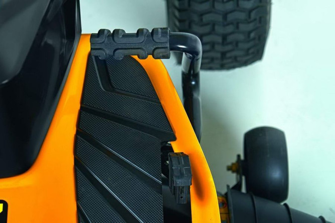 Аккумуляторный садовый трактор Cub Cadet XT2 ES107 в Екатеринбурге