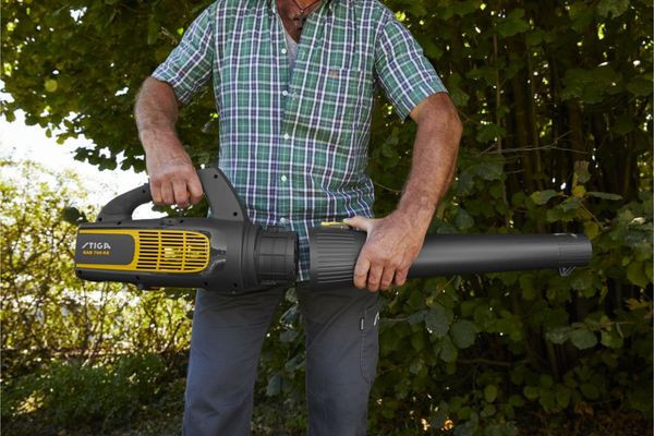 Аккумуляторная воздуходувка Stiga SAB 700 AE в Екатеринбурге