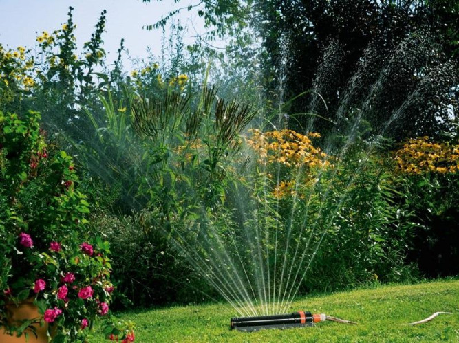 Дождеватель осциллирующий Aquazoom 250/1 GARDENA 01971-20.000.00 в Екатеринбурге