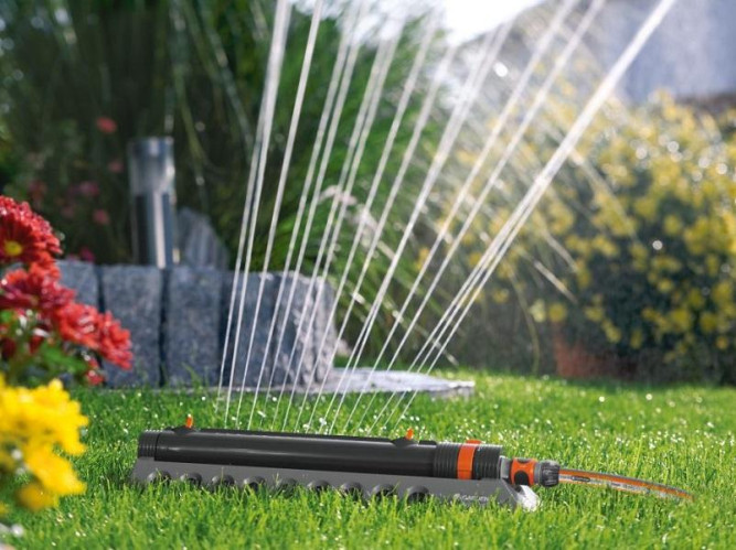 Дождеватель осциллирующий Aquazoom 350/3 GARDENA 01977-29.000.00 в Екатеринбурге