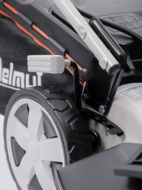 Газонокосилка бензиновая Helmut TR 51SLE