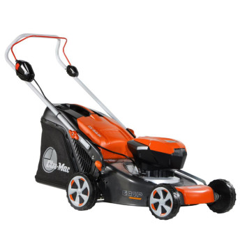 Комплект газонокосилка аккум. Oleo-Mac GI44P без АКБ и ЗУ + триммер аккум.  BCI 30 c АКБ и ЗУ