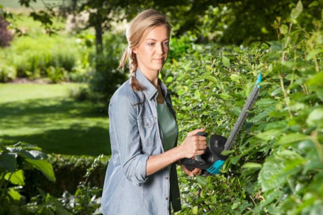 Электроножницы садовые GARDENA EasyCut 420/45 09830 в Екатеринбурге