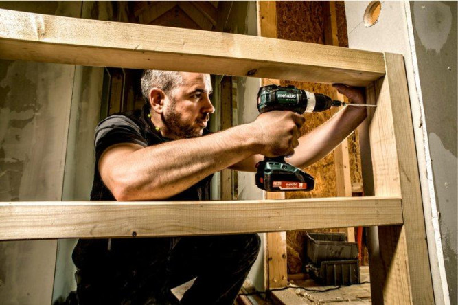 Аккумуляторная дрель-шуруповерт Metabo BS 18 LT BL 602325840 в Екатеринбурге