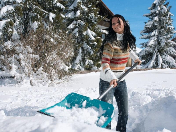 Лопата для уборки снега 50см с кромкой из нержавеющей стали GARDENA 03243-20.000.00 в Екатеринбурге