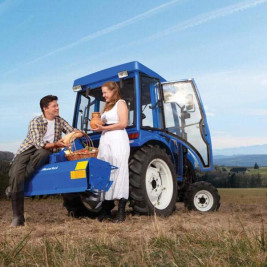 Сельскохозяйственный трактор MasterYard М244 4WD 24 л.с., с кабиной
