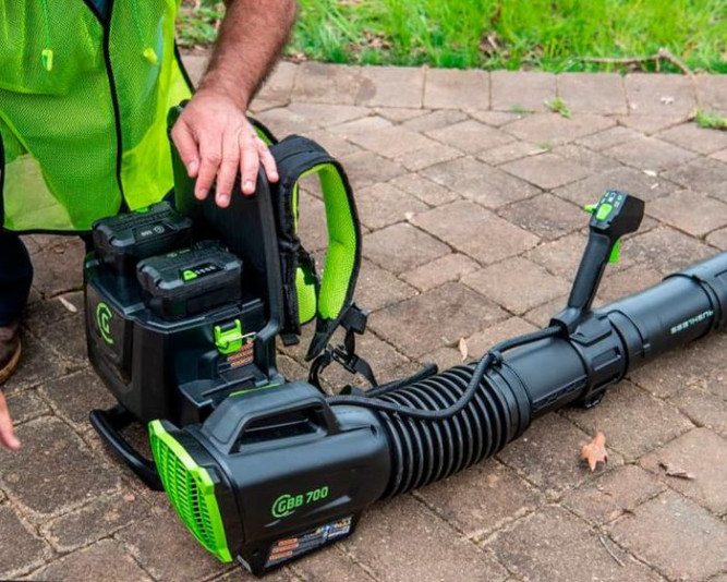 Воздуходув аккумуляторный, ранцевый Greenworks Арт. 2406407, 82V, бесщеточный, без АКБ и ЗУ в Екатеринбурге