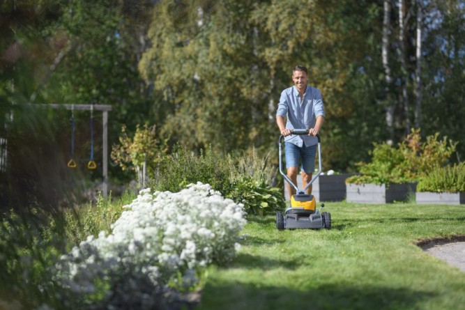 Аккумуляторная газонокосилка Stiga Multiclip Pro 50 SX DAE