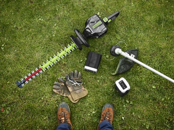 Кусторез аккумуляторный Greenworks GD82HT, 82V, 61 см, бесщеточный, без АКБ и ЗУ в Екатеринбурге