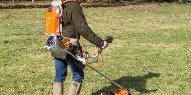 Триммер аккумуляторный STIHL FSA 130 без аккумулятора в Екатеринбурге
