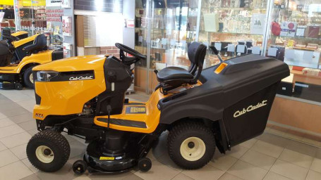 Минитрактор Cub Cadet XT1 OR106 в Екатеринбурге