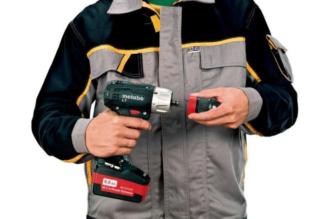 Аккумуляторная дрель-шуруповерт Metabo BS 18 LT Quick 602104500 в Екатеринбурге