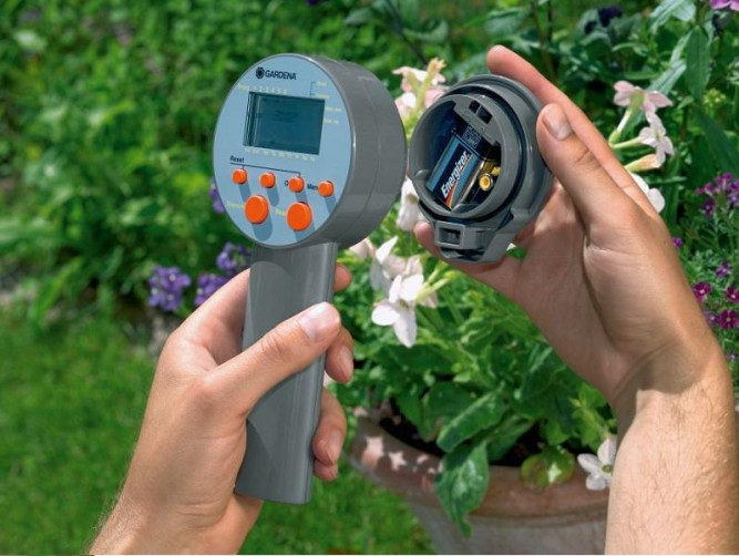 Блок управления для полива беспроводной для программирования регулятора 1250 GARDENA 01242-27.000.00 (старый арт. 01242-29.000.00) в Екатеринбурге
