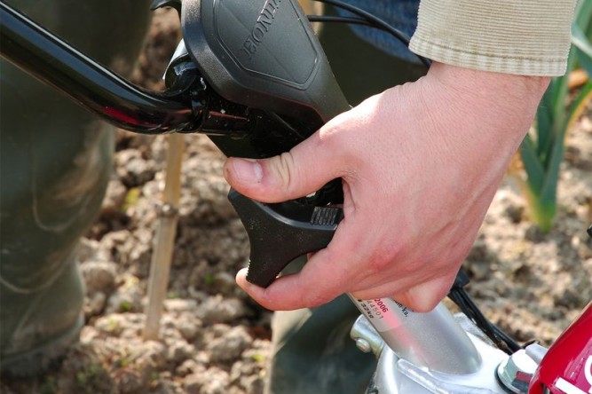 Культиватор бензиновый Honda F 220 DE