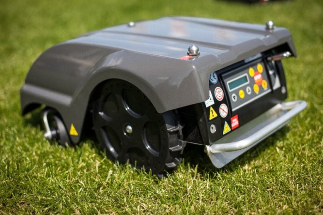 Газонокосилка-робот Stiga Autoclip 525 S в Екатеринбурге