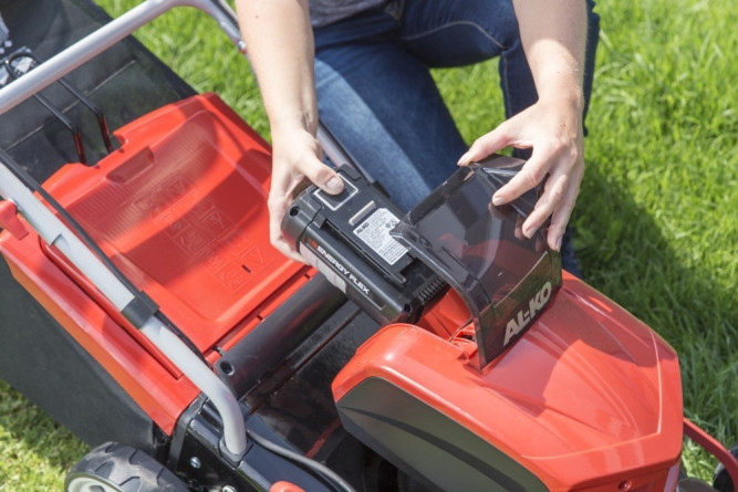 Газонокосилка аккумуляторная AL-KO 46.9 Li SP