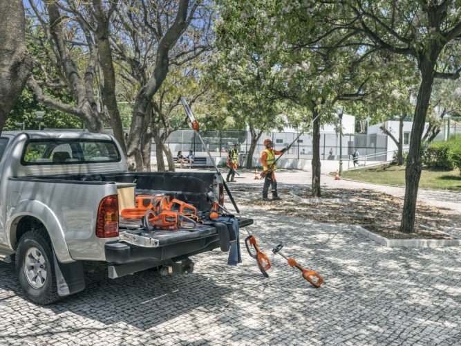 Аккумуляторная цепная пила-высоторез Husqvarna 530iPT5 в Екатеринбурге