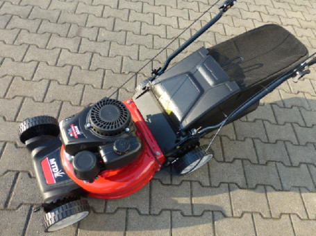 Газонокосилка бензиновая самоходная MTD SMART 42 SPO