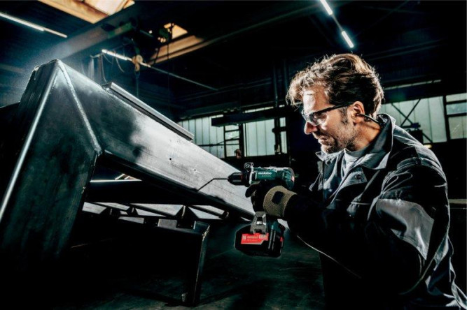 Аккумуляторная дрель-шуруповерт Metabo BS 18 LTX-3 BL I 602354840 в Екатеринбурге