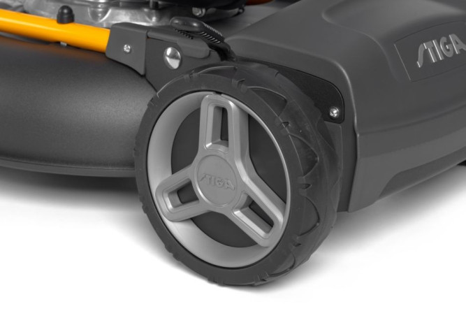 Газонокосилка бензиновая Stiga Multiclip 47