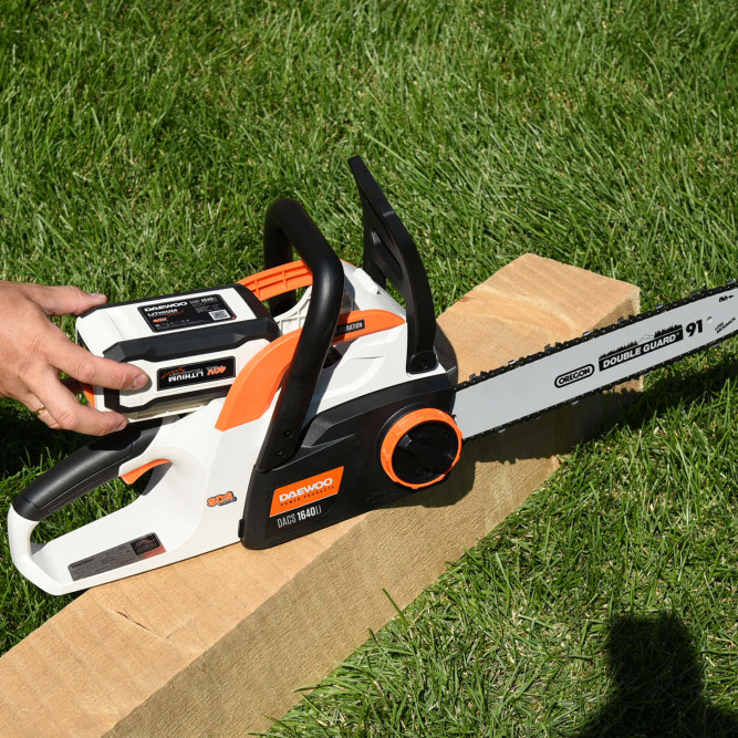 Пила аккумуляторная DAEWOO DACS 1640Li в Екатеринбурге