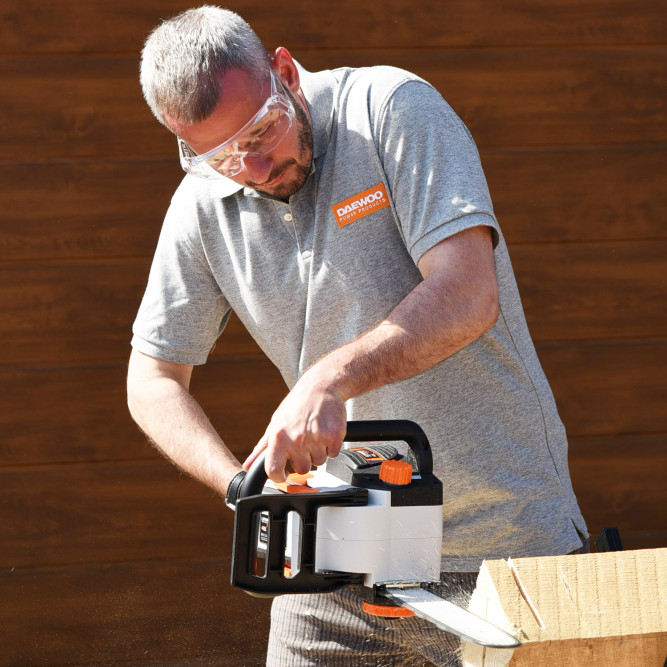 Пила аккумуляторная DAEWOO DACS 1640Li в Екатеринбурге