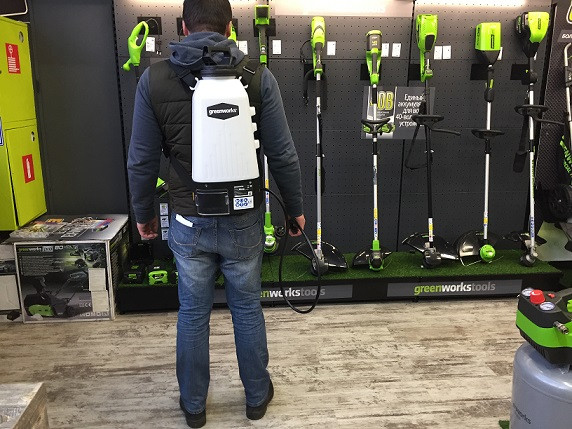 Опрыскиватель садовый аккумуляторный Greenworks 24V с АКБ и ЗУ в Екатеринбурге