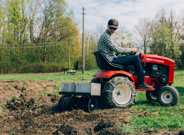Многофункциональный трактор Митракс Т10 в Екатеринбурге