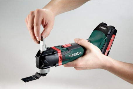Аккумуляторный универсальный инструмент Metabo MT 18 LTX Compact 613021650 в Екатеринбурге