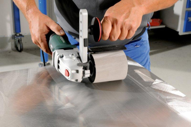 Щеточный шлифователь Metabo SE 12-115 SET 602115500 в Екатеринбурге