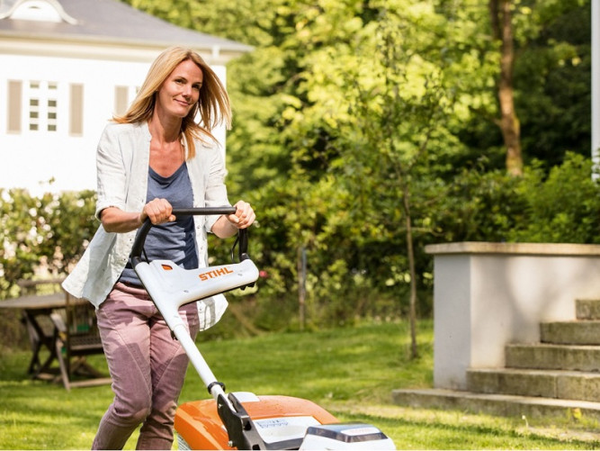 Газонокосилка аккумуляторная Stihl RМА 443.0 C SET (AP 200, AL 101) в Екатеринбурге