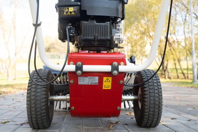 Подметально-уборочная машина TIELBUERGER TK17 (двигатель Briggs&amp;amp;Stratton 575 EX ) в Екатеринбурге