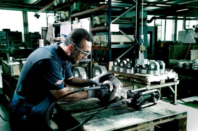 Прямошлифовальная машина Metabo GE 710 Plus 600616000 в Екатеринбурге