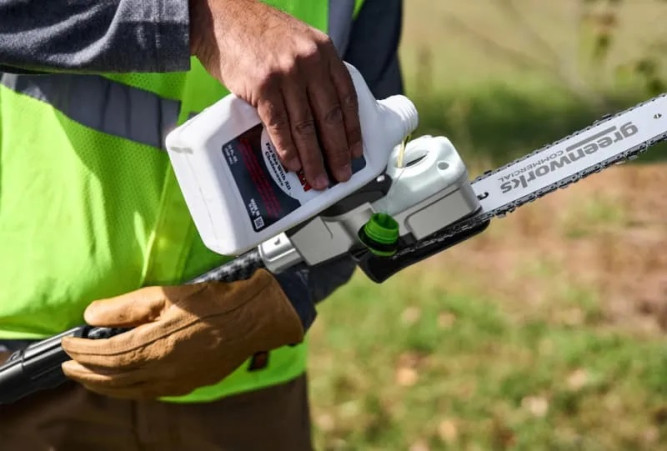 Высоторез/Сучкорез аккумуляторный телескопический Greenworks PS102T, 25 см, бесщеточный, без АКБ и З в Екатеринбурге