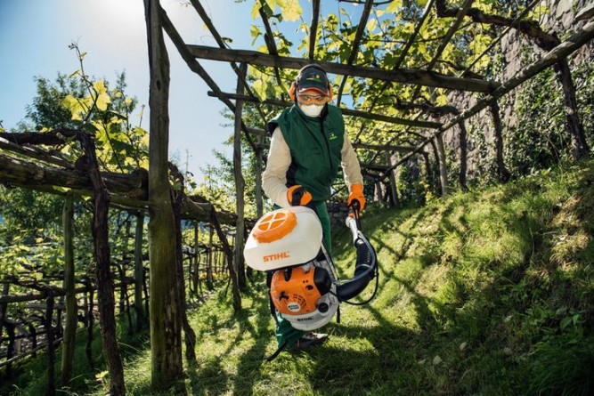 Опрыскиватель STIHL SR 200 D 42410112603 в Екатеринбурге