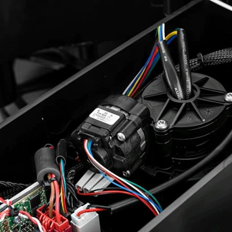 Газонокосилка робот Caiman L400i Deluxe (60 А*ч) в Екатеринбурге