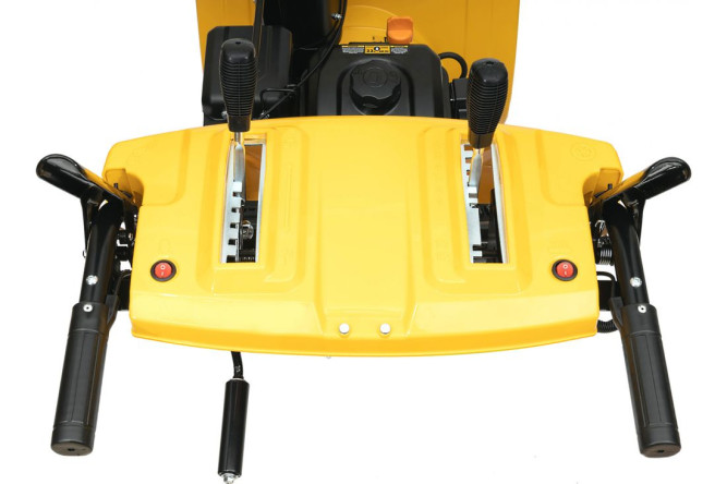 Бензиновая снегоуборочная машина DENZEL SBM 610S PRO в Екатеринбурге