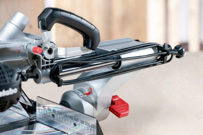 Торцовочная пила Metabo KGS 305 M 619305000 в Екатеринбурге